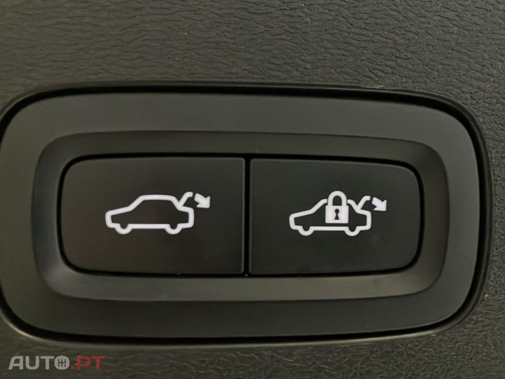 Volvo V60 2.0 T8 AWD TE R-Design