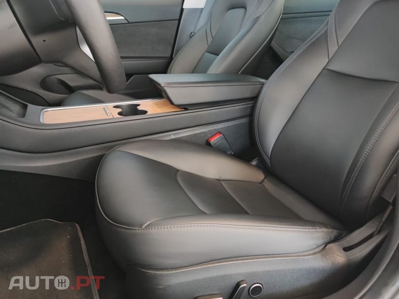 Tesla Model 3 Standard Range Plus RWD