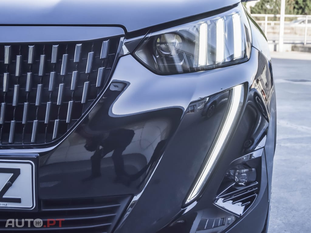 Peugeot 2008 1.2 PureTech GT Line EAT8
