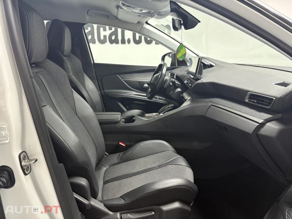 Peugeot 3008 1.6 Hybrid Allure e-EAT8