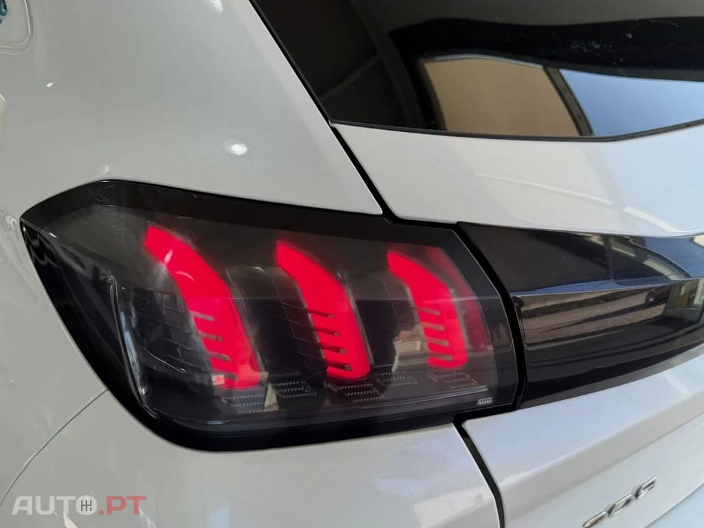 Peugeot E-208 50 kWh Allure