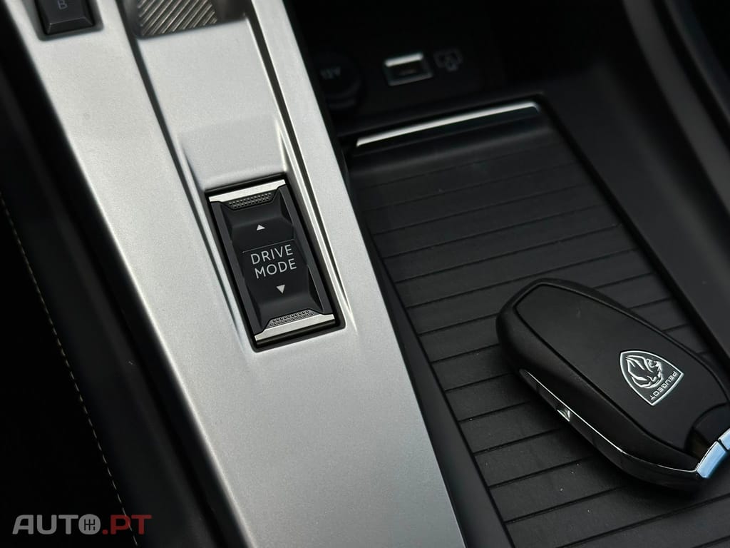 Peugeot 408 1.6 Hybrid GT e-EAT8