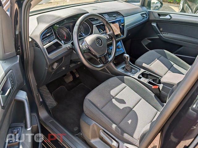 Volkswagen Touran 2.0 TDI Confortline DSG