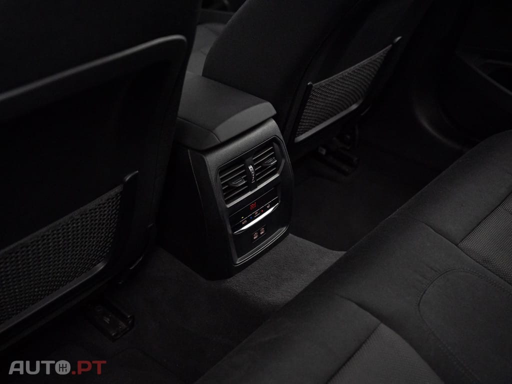 BMW 330 e Auto