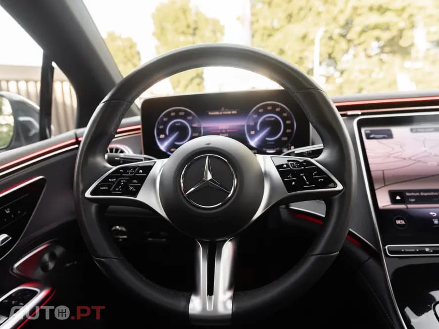 Mercedes-Benz EQE 300 Electric Art