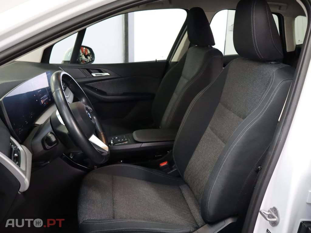 BMW 225 xe Auto