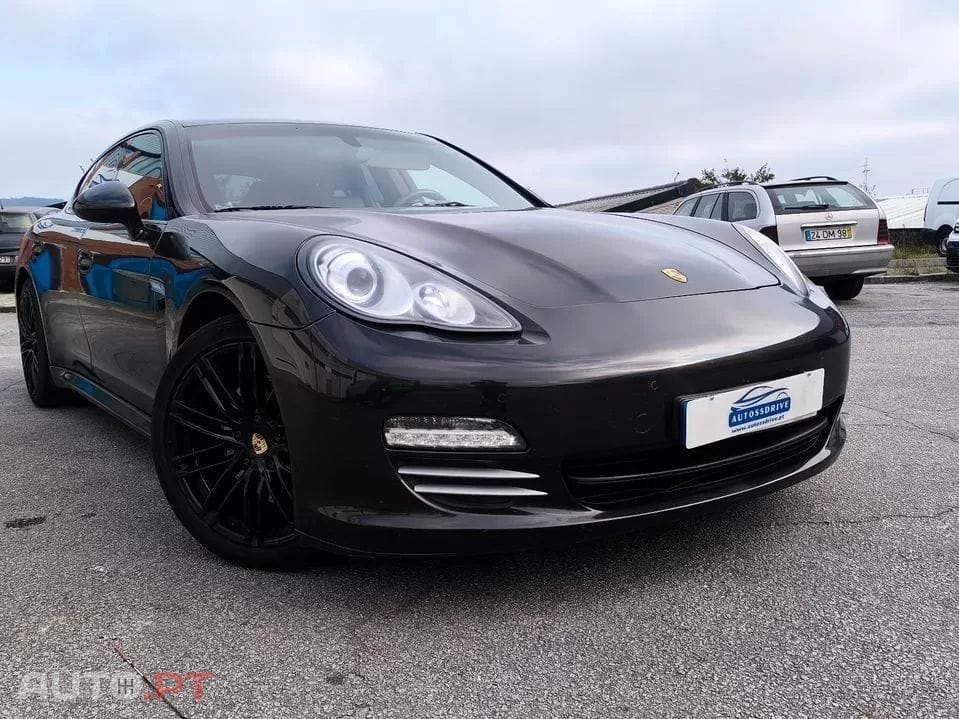 Porsche Panamera 4 Platinum Edition PDK