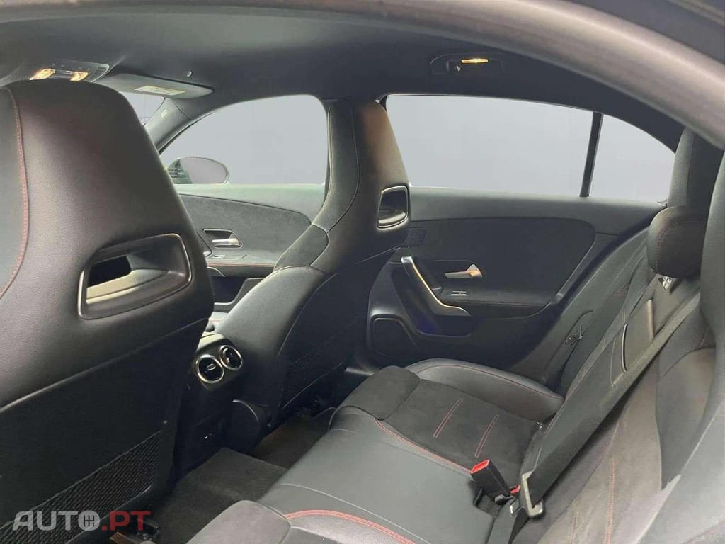 Mercedes-Benz A 180 D Pack Night AMG 