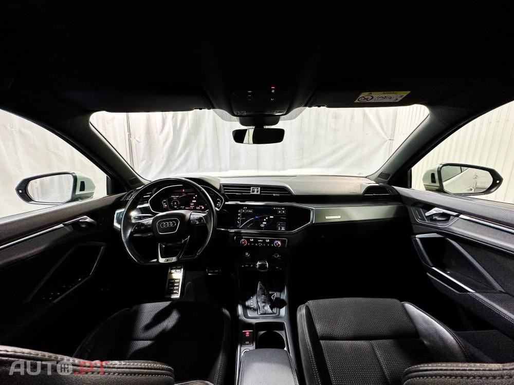 Audi Q3 45 TFSIe S line S tronic