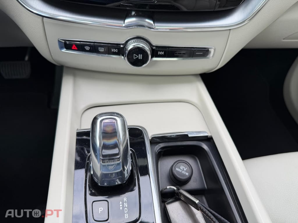 Volvo XC60 2.0 T8 PHEV Inscription AWD