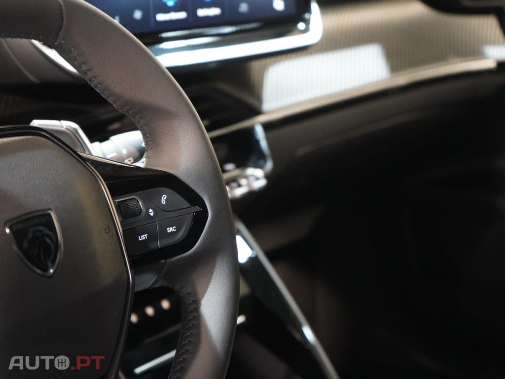Peugeot 2008 1.2 Hybrid Allure e-DCS6