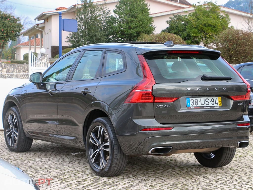 Volvo XC60 2.0 T8 PHEV Momentum AWD