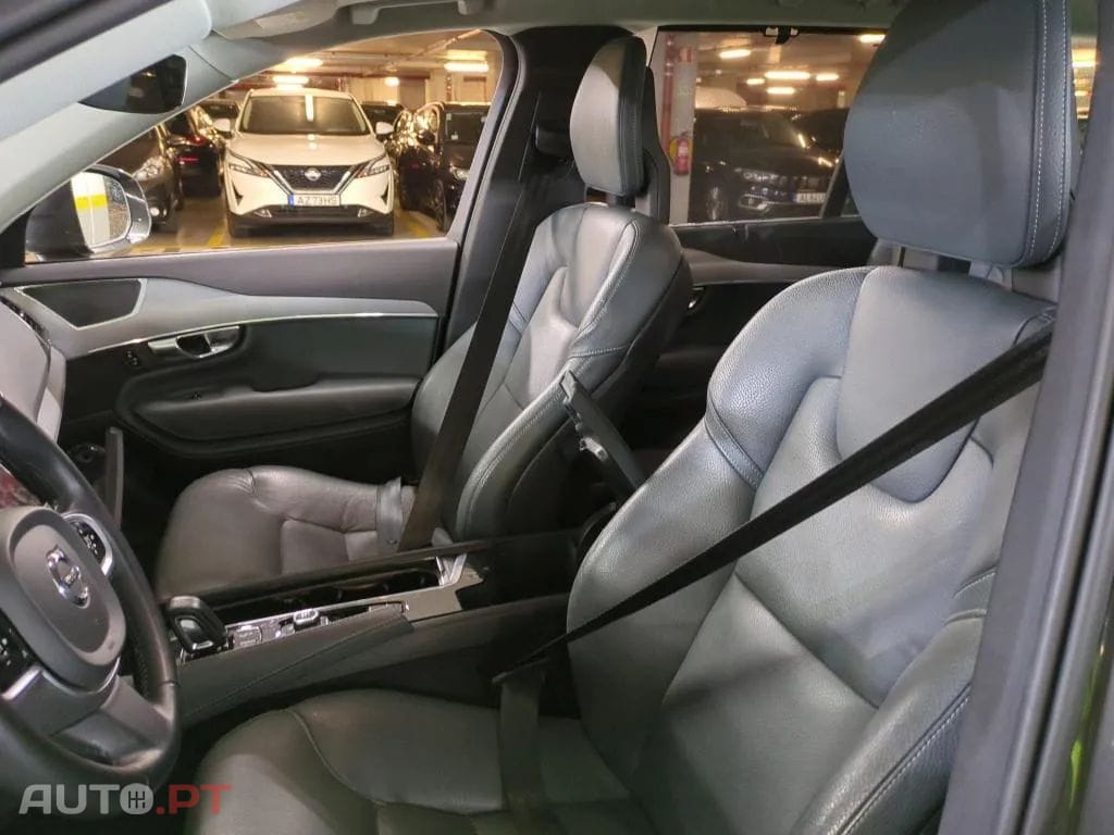 Volvo XC90 2.0 T8 PHEV Momentum Plus AWD