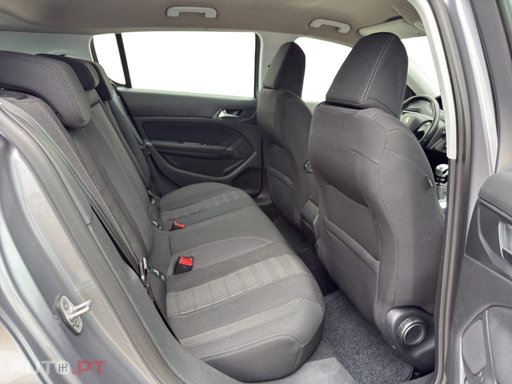 Peugeot 308 1.2 PureTech Allure J17