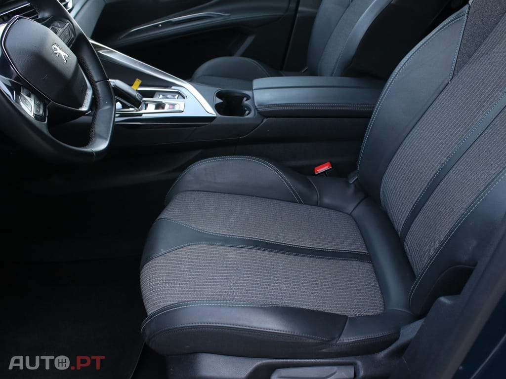 Peugeot 5008 1.2 PureTech Allure EAT8