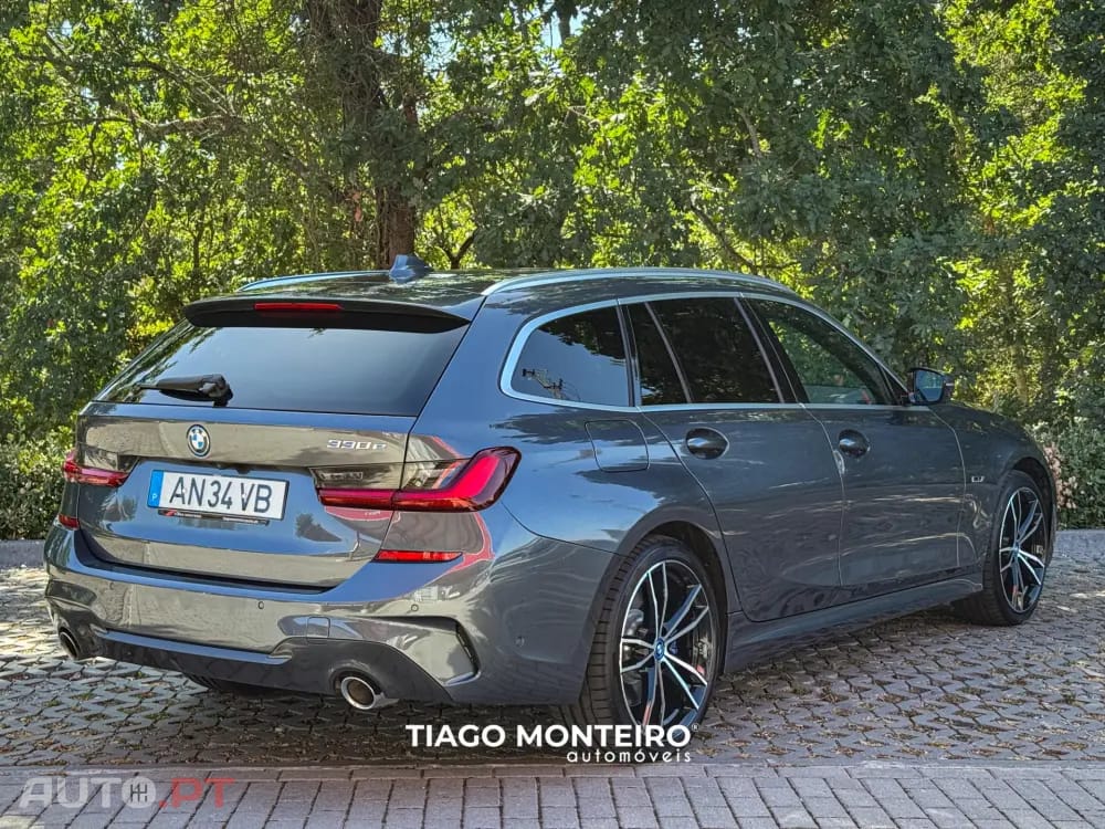 BMW 330 e Pack Desportivo M Auto