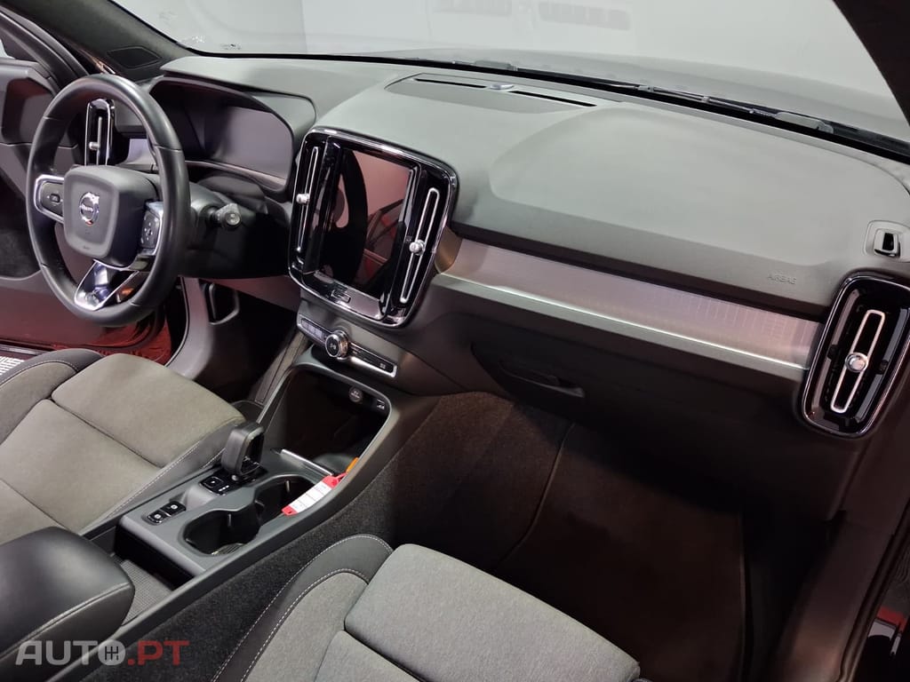 Volvo XC40 1.5 T4 Recharge Start