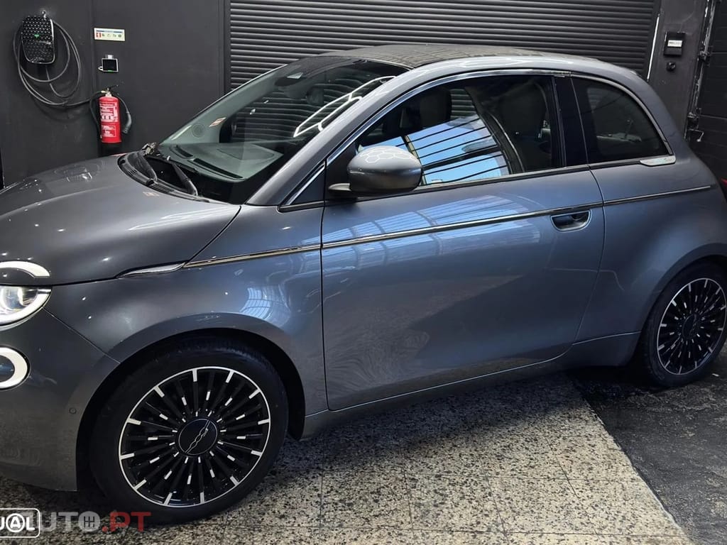 Fiat 500e La Prima