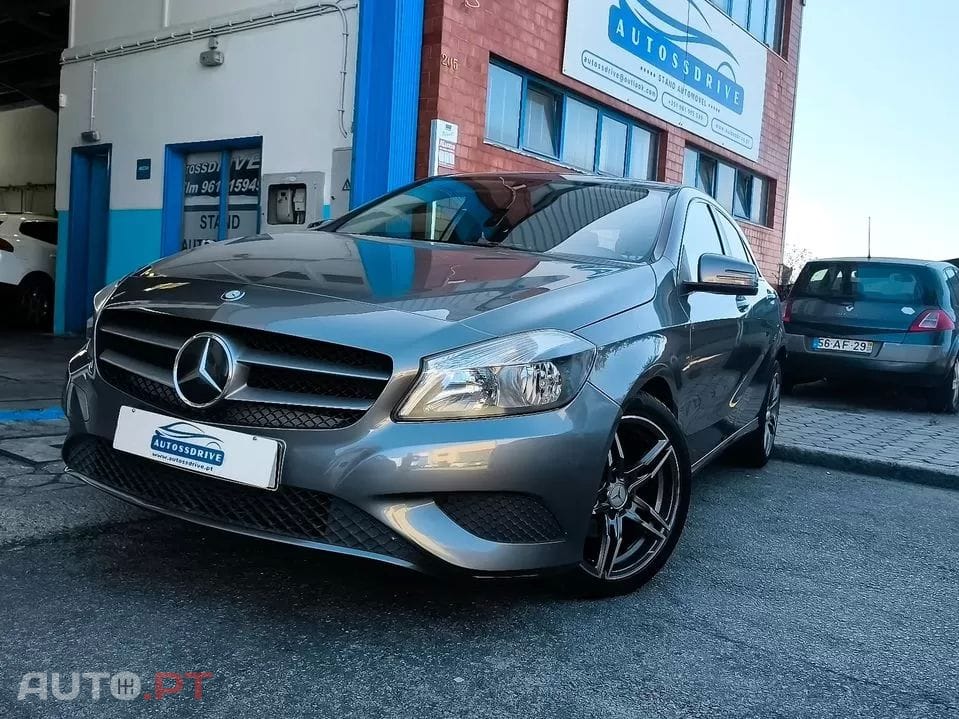 Mercedes-Benz A 180 CDI BlueEFFICIENCY — fotografia 15