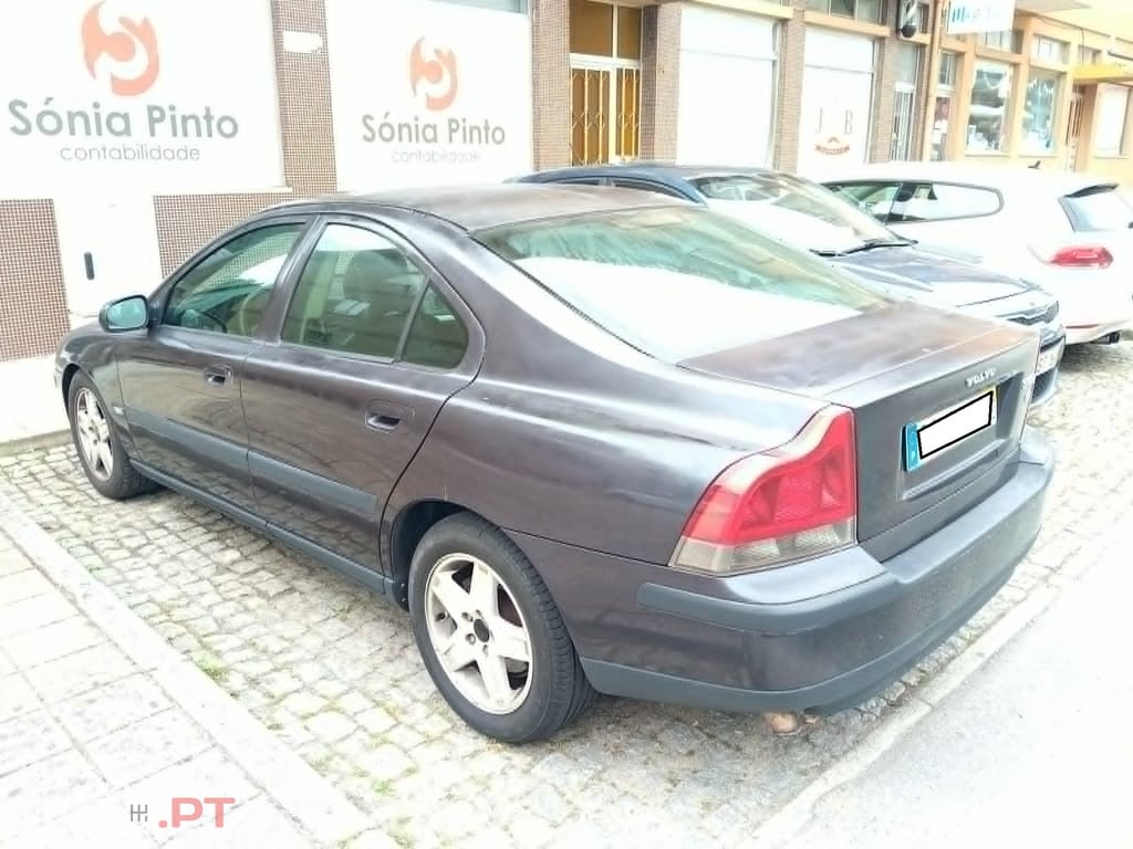 Volvo S60 2.4D  163CV CX VEL manual  Nacional