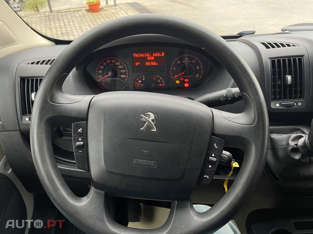 Peugeot Boxer 2.2 BLUE HDI