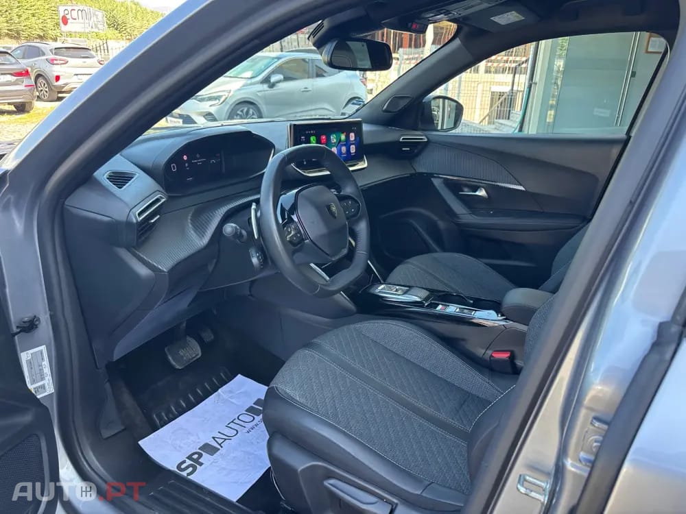 Peugeot 2008 Hybrid 145 e-DSC Allure