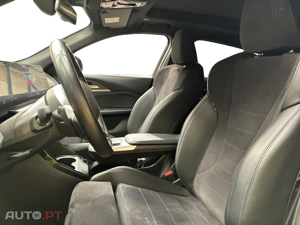 BMW iX2 eDrive20 Sport