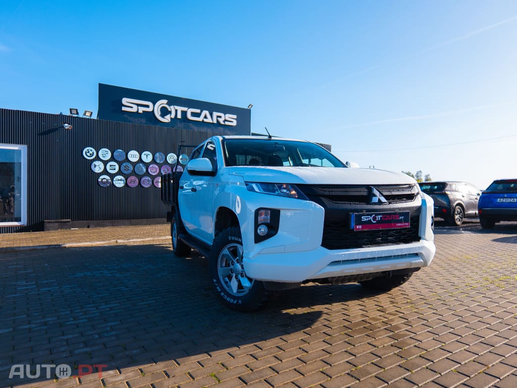 Mitsubishi L200 2.3 DI-D CD Invite 4WD