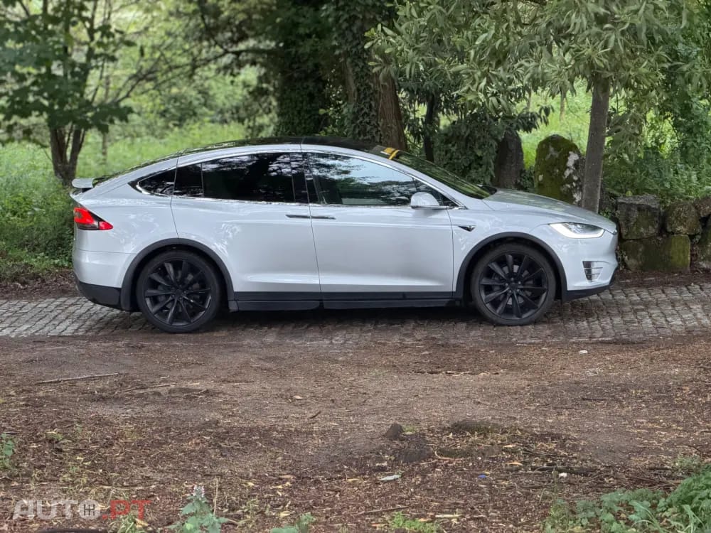 Tesla Model X 100D