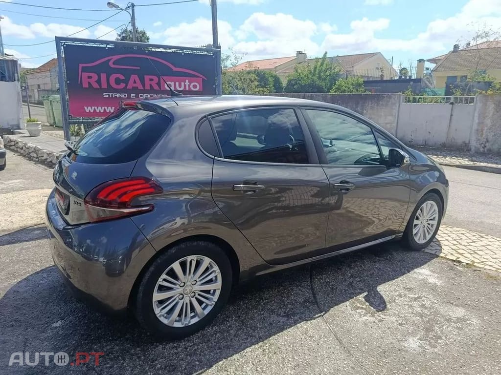 Peugeot 208 1.5 BlueHDi Signature