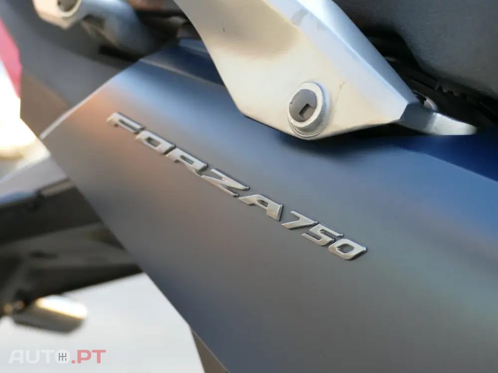 Honda Forza 750