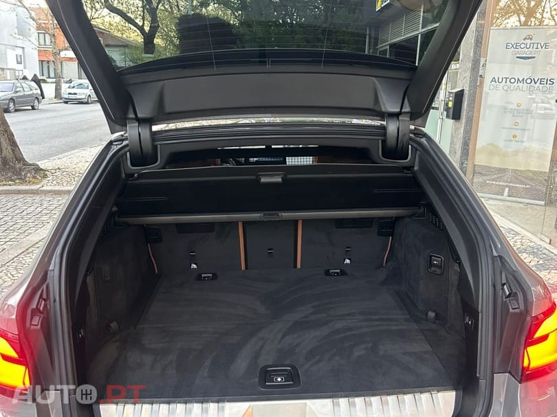 BMW 530 e Pack Desportivo M