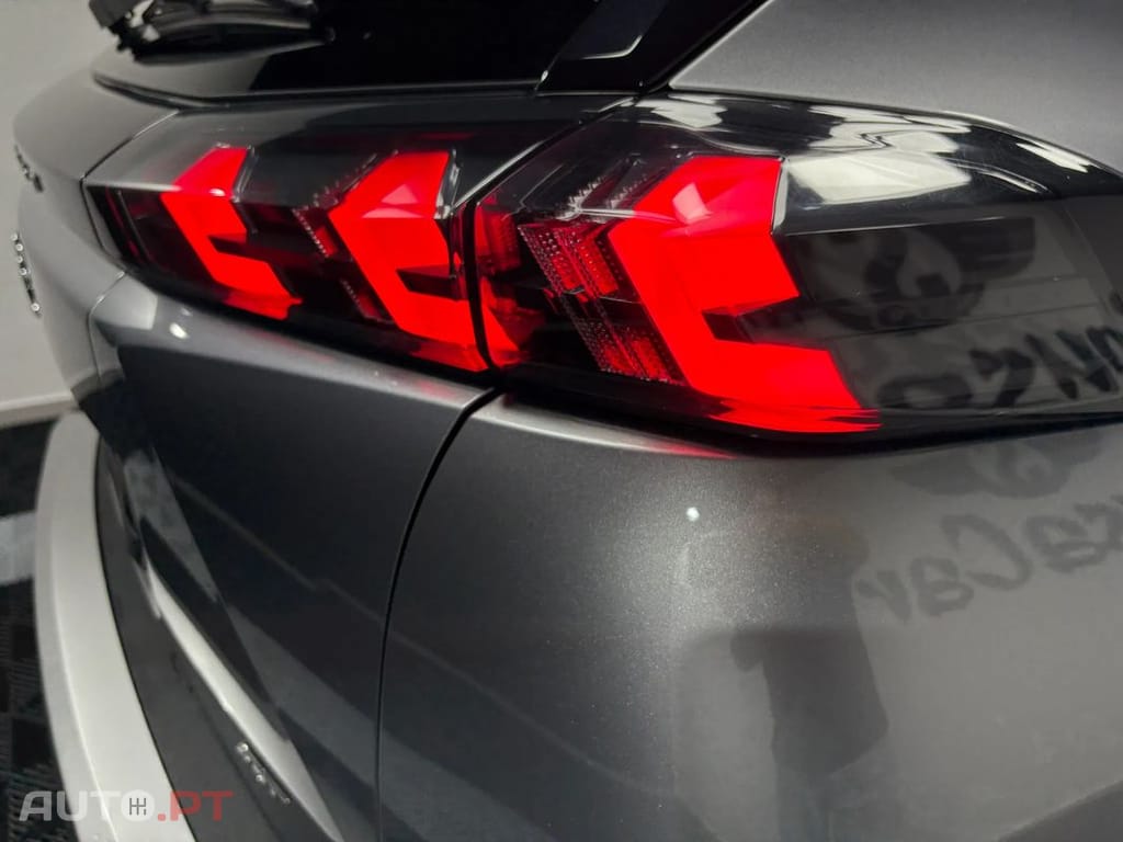 Peugeot E-2008 50 kWh GT