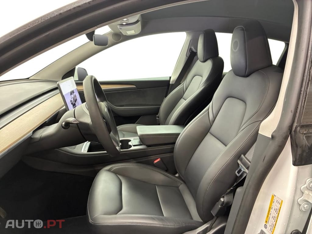 Tesla Model Y Standard RWD