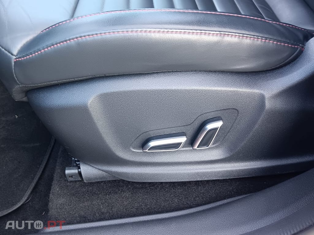 MG EHS LUXURY PHEV