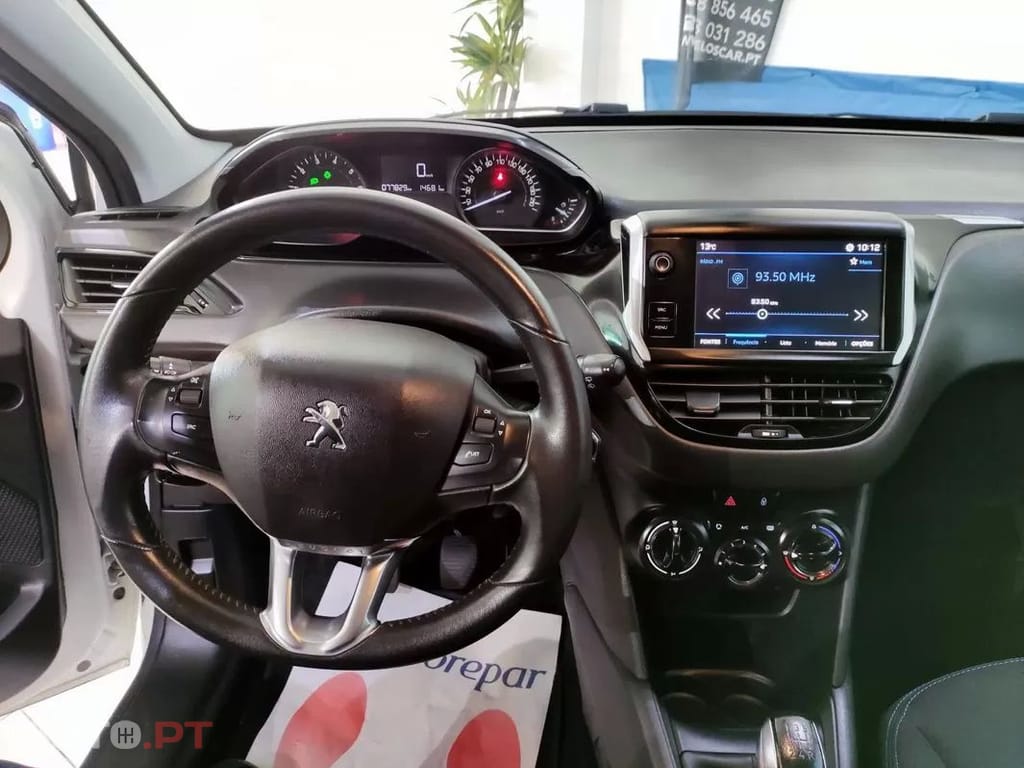 Peugeot 208  Puretech 82 Stop Start Signature
