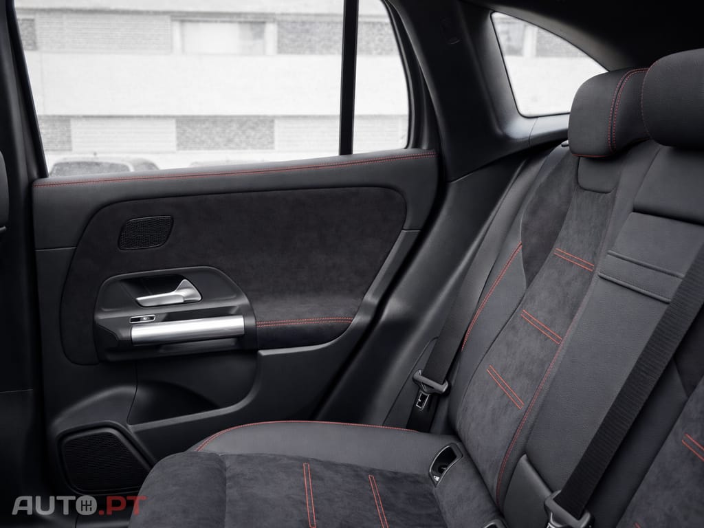 Mercedes-Benz EQA 300 3M AMG Advanced Line