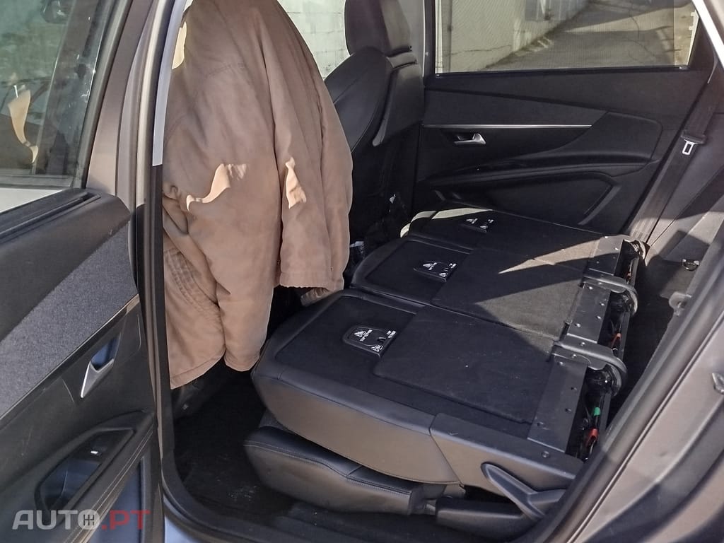 Peugeot 5008 Allure 1.6 BlueHDI 120Cv
