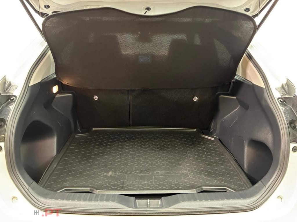 Toyota Yaris Cross 1.5 HDF Dynamic Business + beyond Zero Academy
