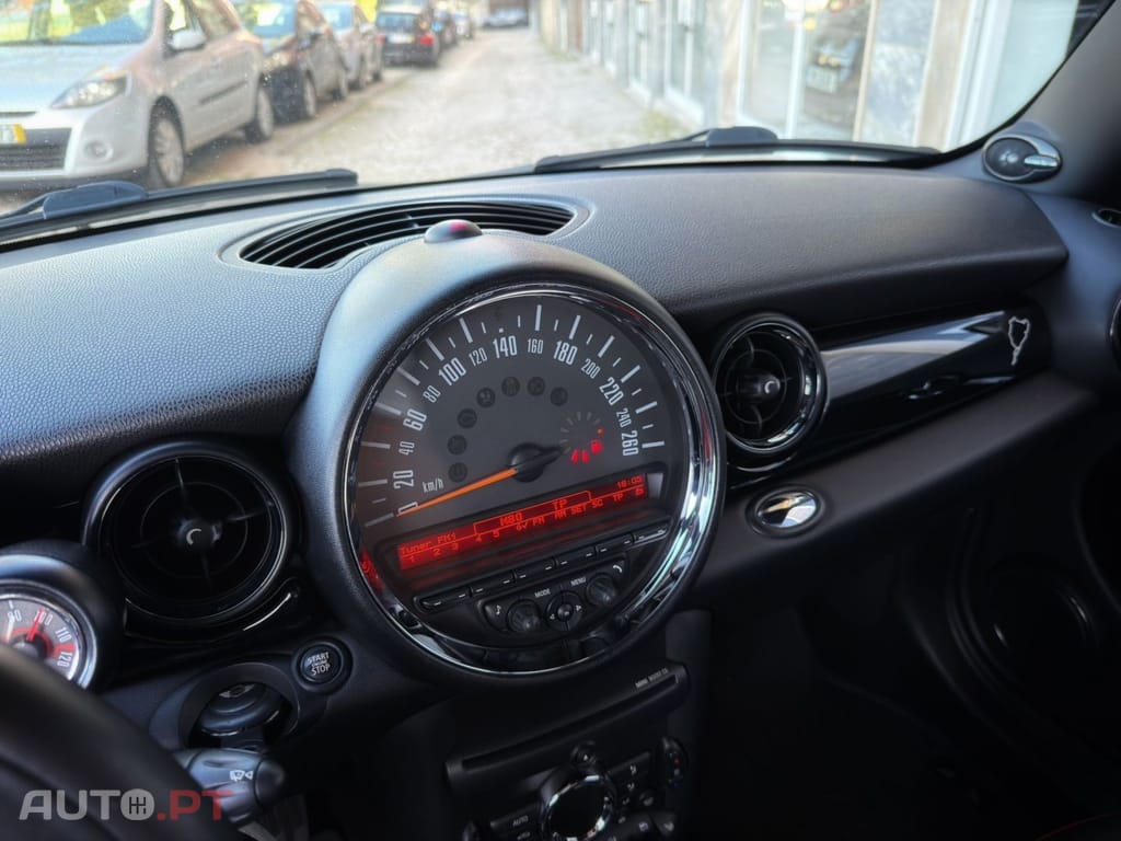 MINI Cooper John Cooper Works