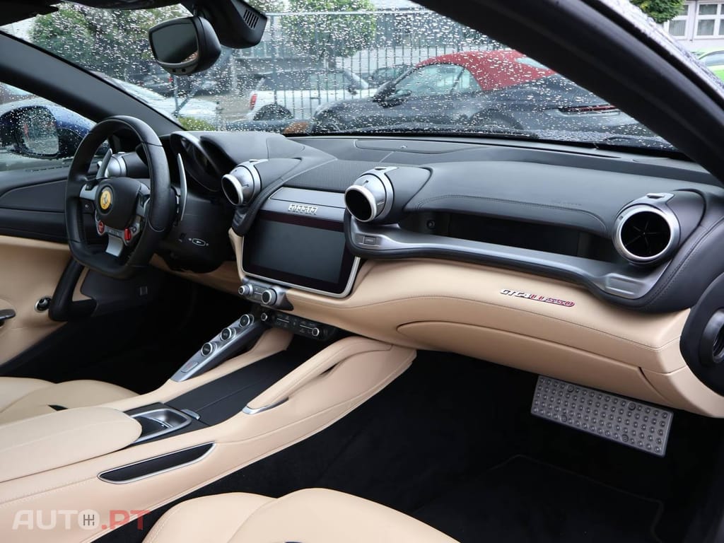 Ferrari GTC4 Lusso V12 4WD Lift