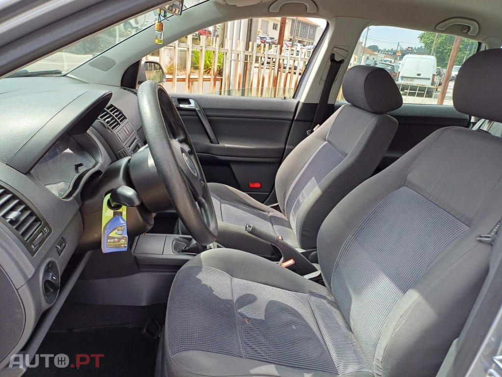 Volkswagen Polo 1.2 Live+ — fotografia 3