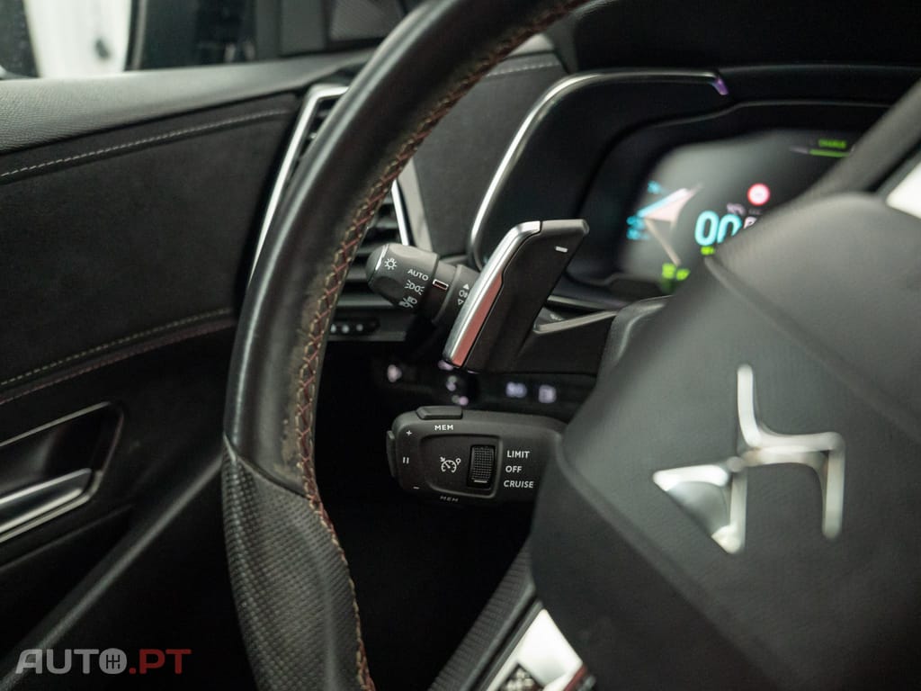 DS DS7 Crossback E-Tense Performance Line EAT8