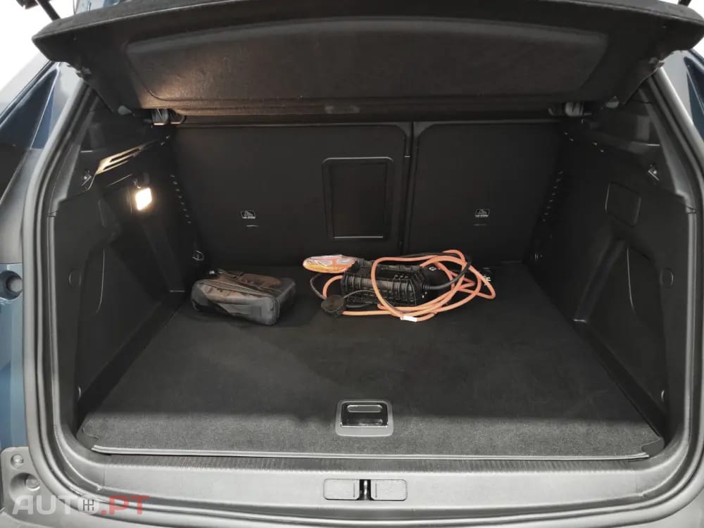 Peugeot 3008 1.6 Hybrid Allure e-EAT8