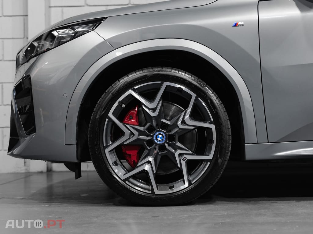 BMW iX2 xDrive30 Pack Desportivo M Pro