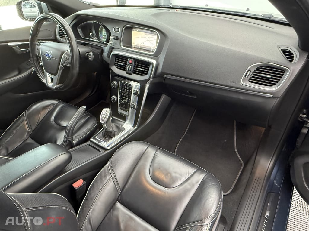 Volvo V40 1.6 D2 R-Design Momentum