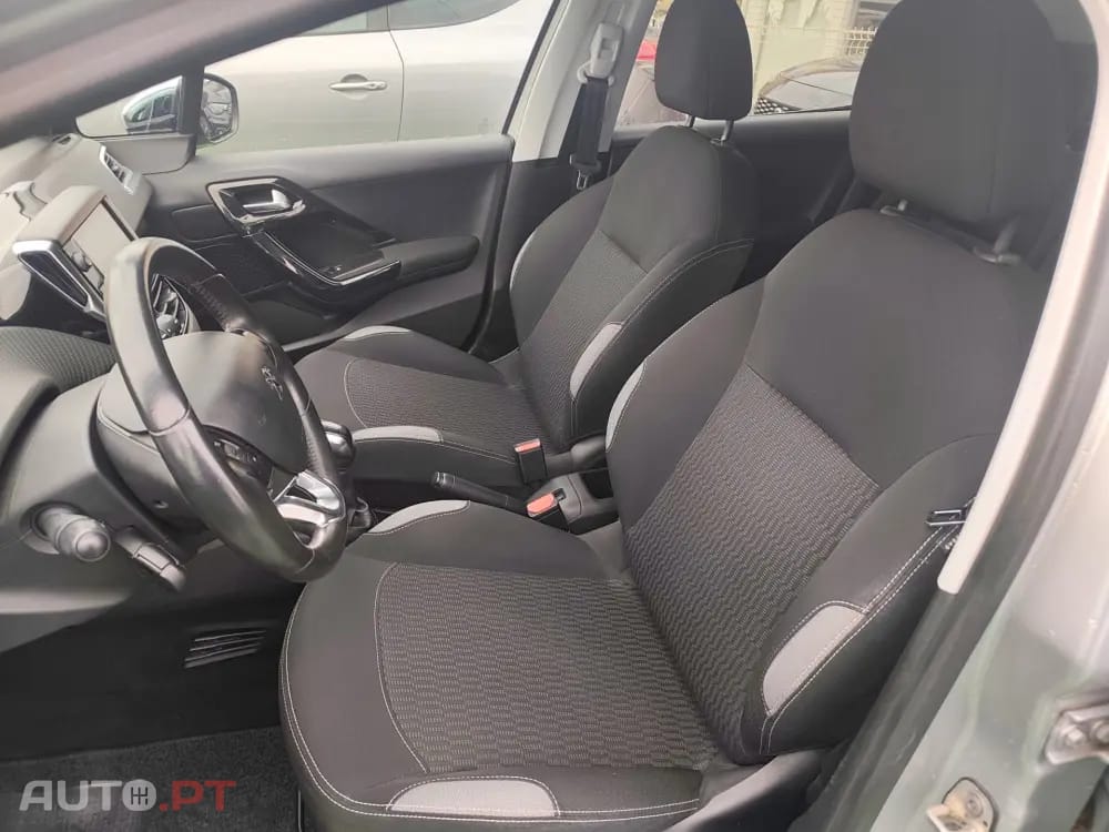 Peugeot 208 1.6 BlueHDi Style