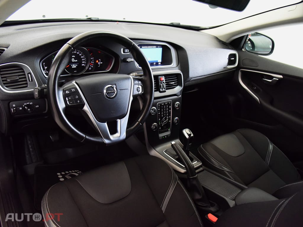 Volvo V40 2.0 D3 Momentum
