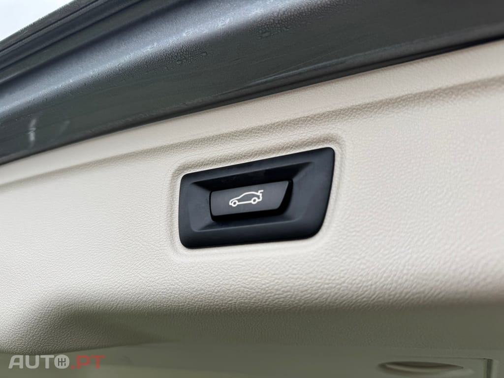 BMW 330 e Touring Corporate Edition Auto