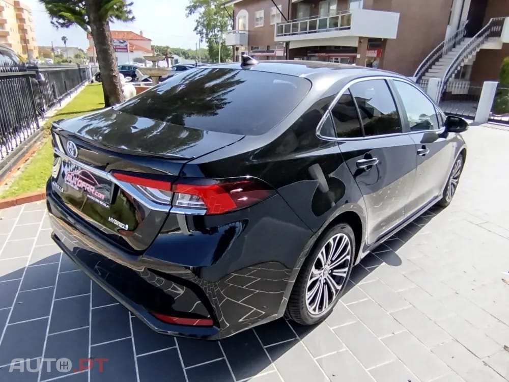 Toyota Corolla 1.8 Hybrid Exclusive